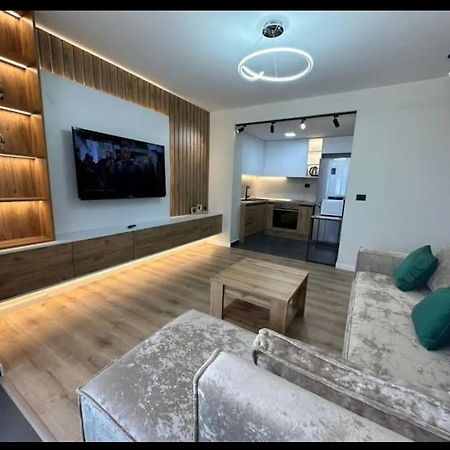 Peace And Love Luxury Apartment In Center, New Bazaar 2 Tiran Dış mekan fotoğraf