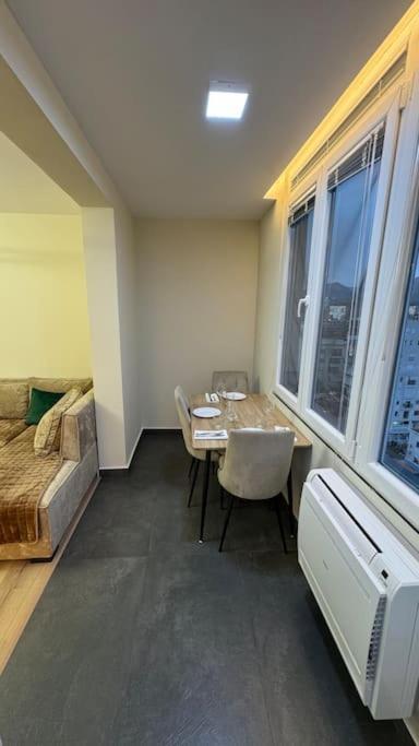 Peace And Love Luxury Apartment In Center, New Bazaar 2 Tiran Dış mekan fotoğraf