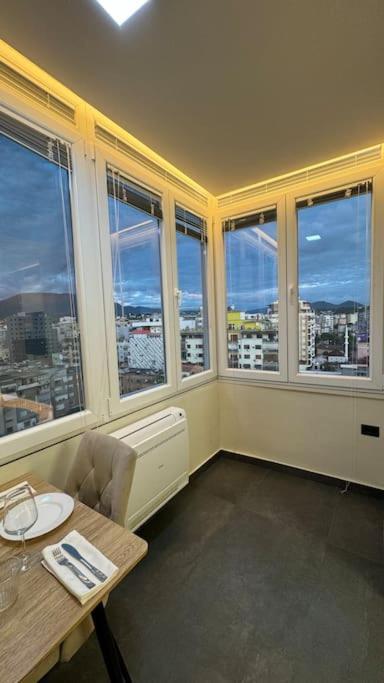 Peace And Love Luxury Apartment In Center, New Bazaar 2 Tiran Dış mekan fotoğraf