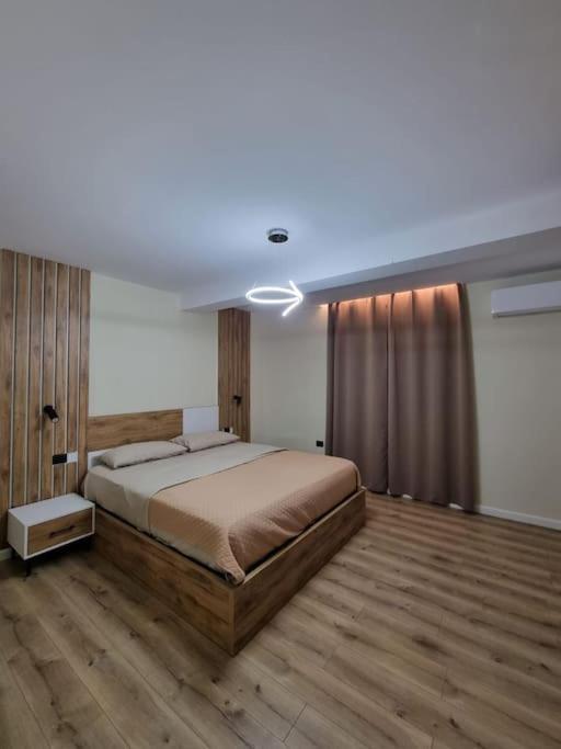 Peace And Love Luxury Apartment In Center, New Bazaar 2 Tiran Dış mekan fotoğraf