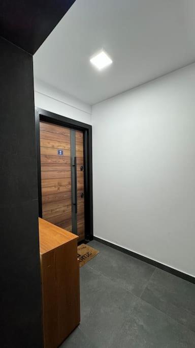 Peace And Love Luxury Apartment In Center, New Bazaar 2 Tiran Dış mekan fotoğraf